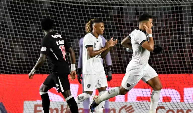 Clássico intenso termina com virada do Botafogo sobre o Vasco