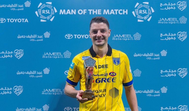 Andrei Girotto brilha com dois gols contra o Al Hilal e é eleito melhor em campo