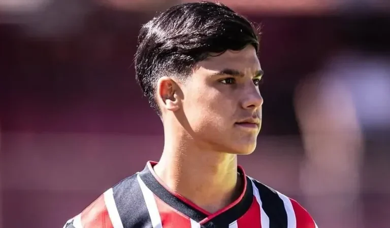 São Paulo oscila e torcedida questiona ausência de jovem elogiado por Roger