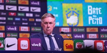 Ancelotti durante coletiva de convocação da Seleção Brasileira