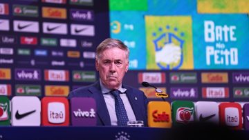 Ancelotti durante coletiva de convocação da Seleção Brasileira