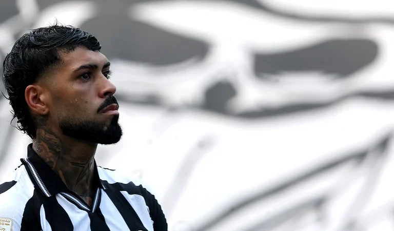 Barboza assina com o Palmeiras e se despede da torcida do Botafogo