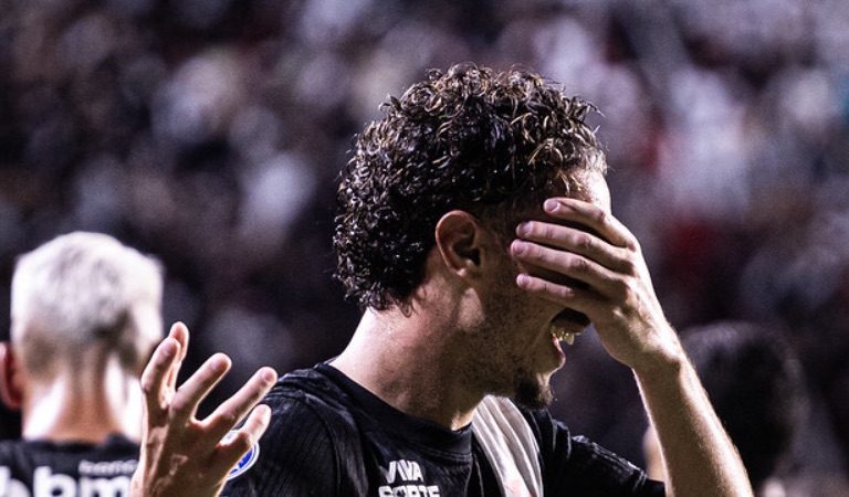 Vasco impõe ritmo e vence com facilidade
