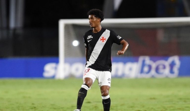 Joia do Vasco impressiona ao jogar duas vezes em 24 horas