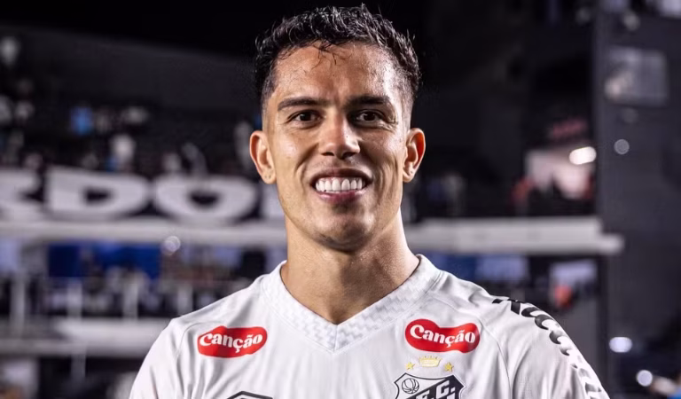 Igor Vinícius se consolida com a camisa do Santos na Série A