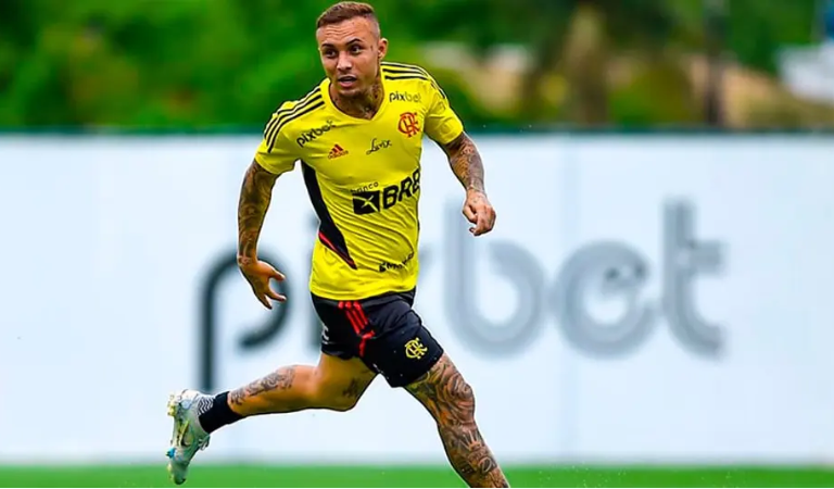 Vasco monitora Everton Cebolinha para reforçar o ataque
