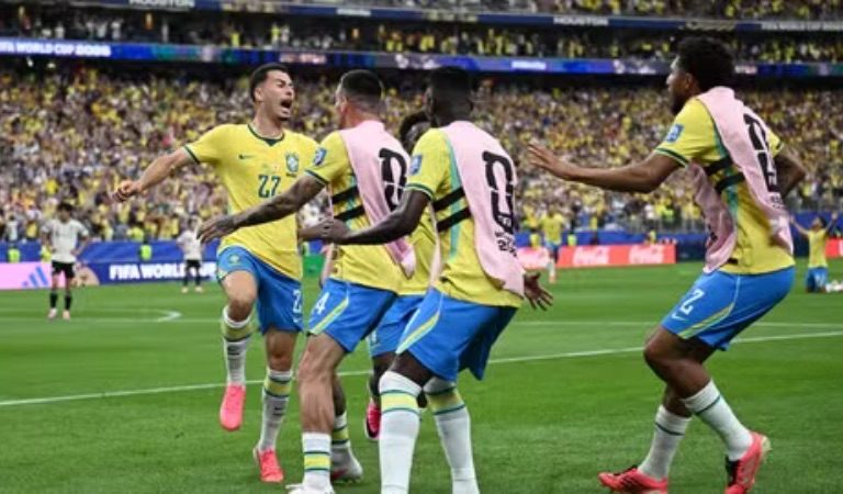 Brasil elimina Japão e avança às quartas da Copa