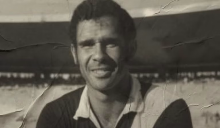 Brito, ídolo do Vasco e zagueiro do tri, morre aos 86 anos