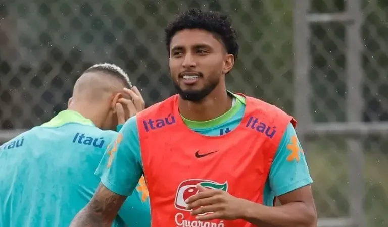 Éderson se apresenta à Seleção para substituir Wesley na Copa