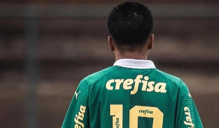 Palmeiras e Flamengo colocam frente a frente camisas 10 revelados pela Pelé Academia no Brasileiro Sub-17