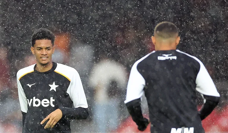 Clube brasileiro acerta contratação de Newton, do Botafogo