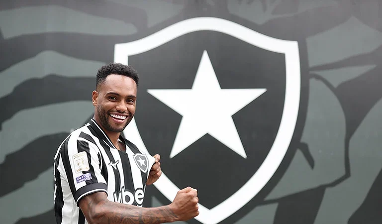 Botafogo anuncia contratação de atacante brasileiro