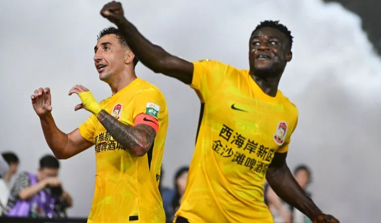 Davidson marca, Qingdao West Coast vence o Shanghai Port e sobe na tabela da Superliga Chinesa