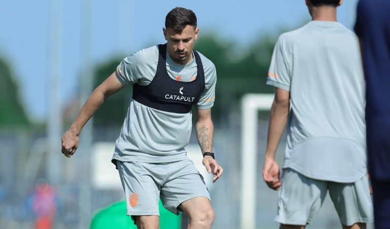 Ex-Vasco, Hugo Moura é anunciado pelo Al Fayha