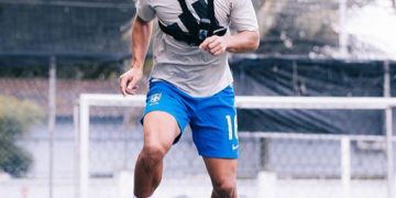 Sandry treina em Santos enquanto aguarda negociações