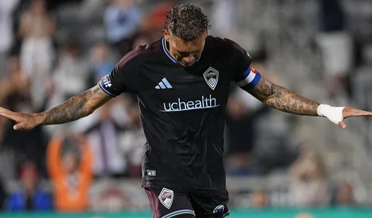 Rafael Navarro marca pelo segundo jogo seguido e Colorado Rapids vence mais uma na MLS