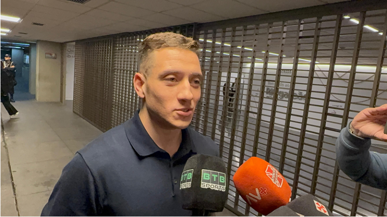 Bruno Duarte no desembarque do Galeão