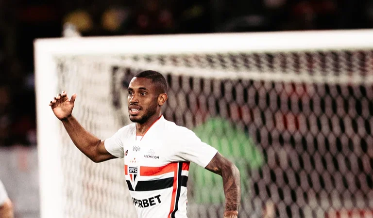 André Silva tem menor minutagem entre atacantes do São Paulo na Era Dorival