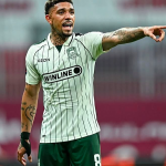 Douglas durante a partida de hoje (Foto: Divulgação/Krasnodar)