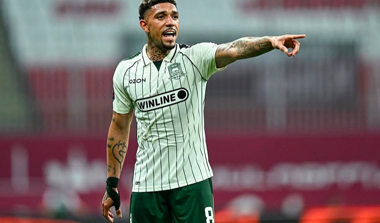 Douglas Augusto participa de vitória do Krasnodar, que se mantém líder do Campeonato Russo