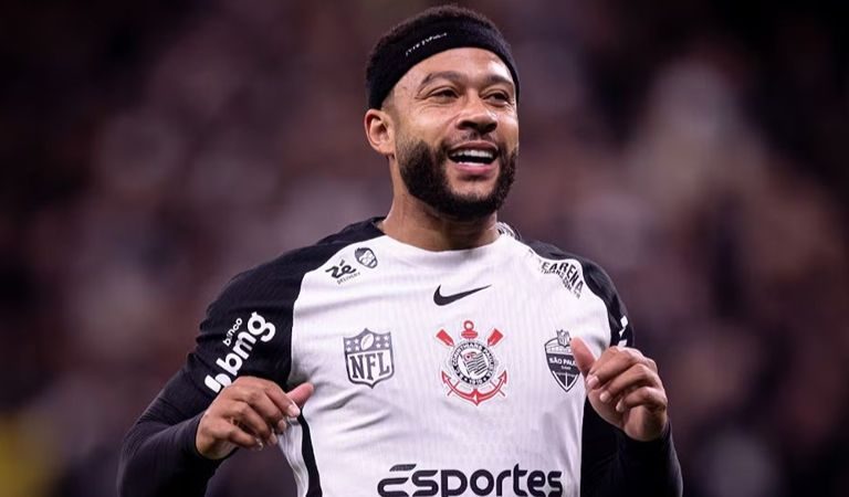 Corinthians anuncia não renovação de Memphis Depay