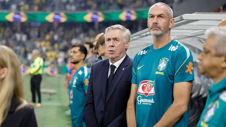 Ancelotti em amistoso diante da Austrália (Foto: Rafael Ribeiro/CBF)