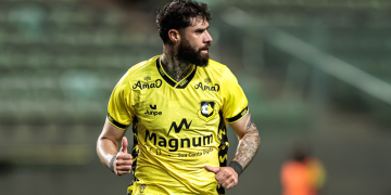 Fabrício Daniel em ação pelo São Bernardo (Foto: Breno Babu/C2 Sports)