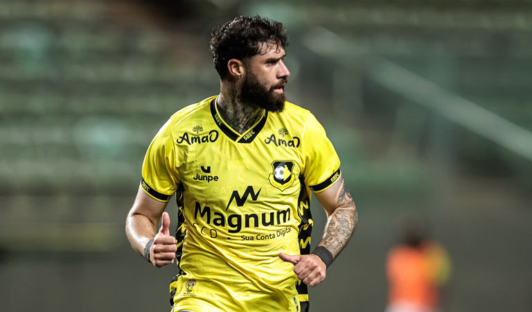 Fabrício Daniel aplica lei do ex em vitória do São Bernardo sobre o América-MG