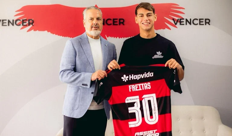 Flamengo oficializa chegada de dois novos reforços