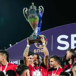 Léo Pereira comemora título pelo CSKA Sofia (Foto: Arquivo Pessoal)