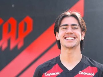 Azambuja é destaque do Furacão (Foto: Divulgação/Athletico)