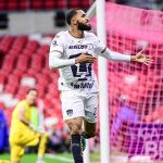 Juninho comemora seu gol na vitória do Pumas (Foto: Divulgação)