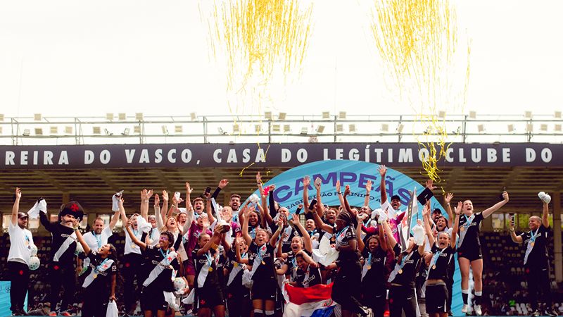 Vasco comemora o título do Campeonato Brasileiro A2 (Foto: Dikran Sahagian/Vasco)