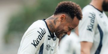 Neymar em treino pelo Santos (Foto: Raul Baretta/Santos)