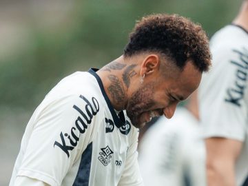 Neymar em treino pelo Santos (Foto: Raul Baretta/Santos)