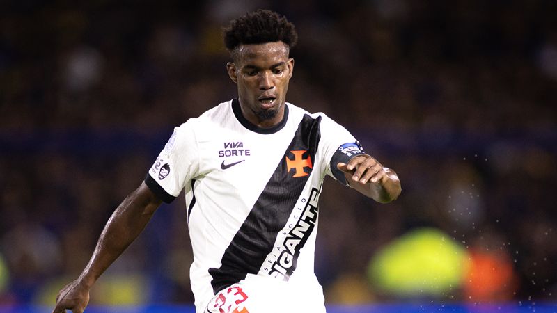 Thiago Mendes em ação pelo Vasco em La Bombonera (Foto: Matheus Lima/Vasco)