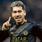 Roberto Firmino comemora gol que marcou pelo Al Sadd