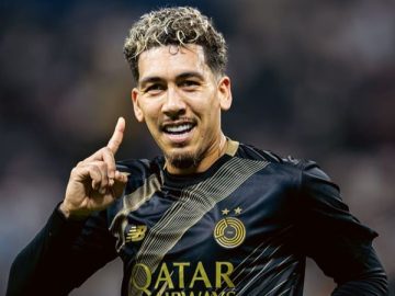 Roberto Firmino comemora gol que marcou pelo Al Sadd