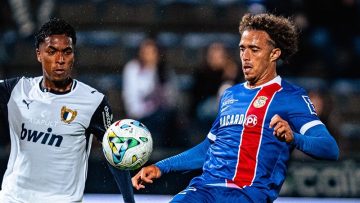 Brasileiro marcou seu segundo gol em oito jogos na temporada (Foto: Divulgação/Alverca)