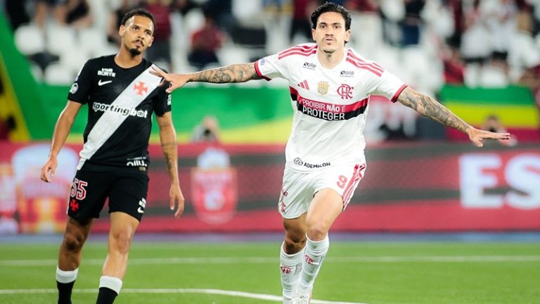 Pedro marcou dois dos quatro gols na goleada (Foto: Adriano Fontes/Flamengo)