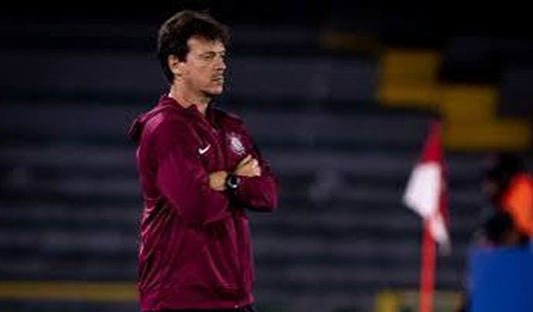 Corinthians anuncia demissão de Diniz após sequência de derrotas
