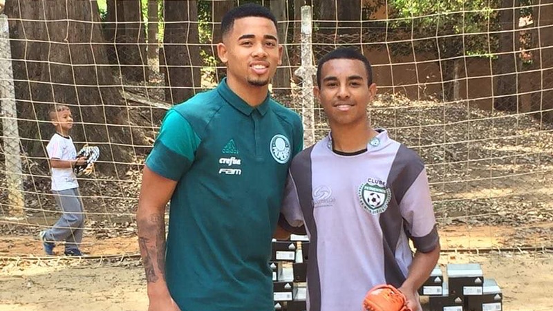 Nill e Gabriel Jesus jogaram juntos em projeto social (Foto: Arquivo Pessoal)