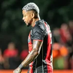 Marinho em ação pelo Vitória (Foto: Victor Ferreira/Vitória)