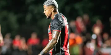 Marinho em ação pelo Vitória (Foto: Victor Ferreira/Vitória)