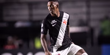Robert Renan em ação pelo Vasco (Foto: Matheus Lima/Vasco)