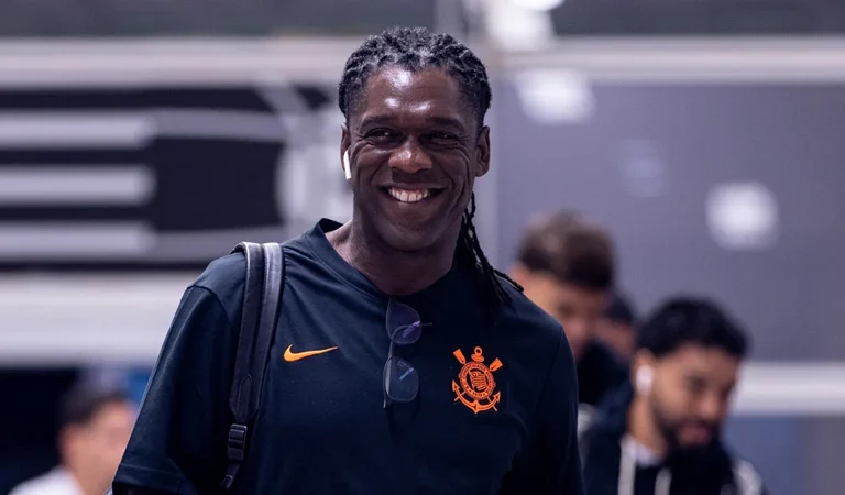 Corinthians enfrenta entrave na rescisão de Fernando Diniz e Seedorf pode desfalcar equipe contra o Vasco